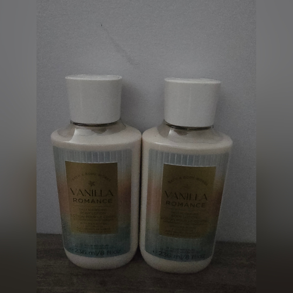 2x Bath & Body Works Body Lotion in Vanilla Romance